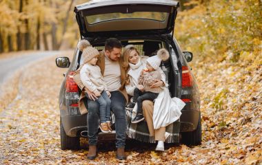 Чому нас укачує в машині: проста відповідь на знайому проблему